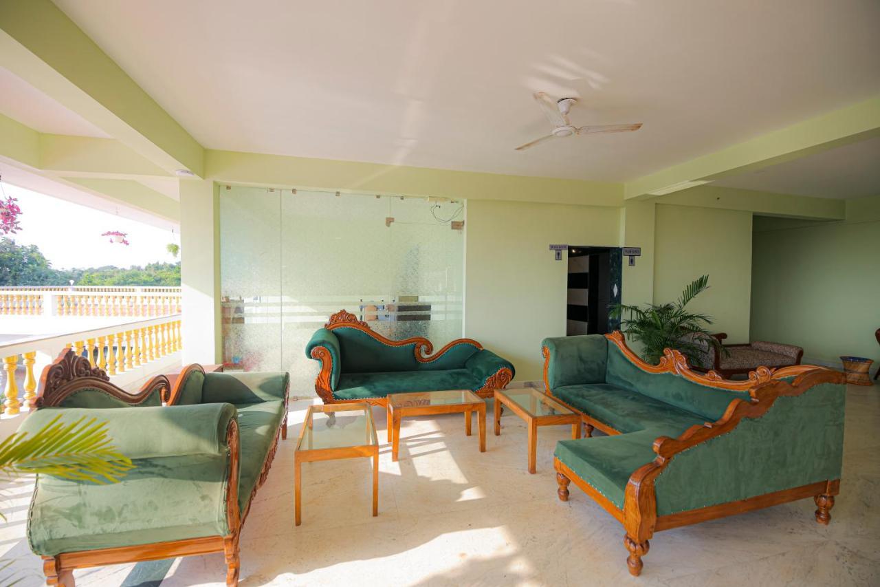 Sparv Aulakhs Resort Mandrem Luaran gambar