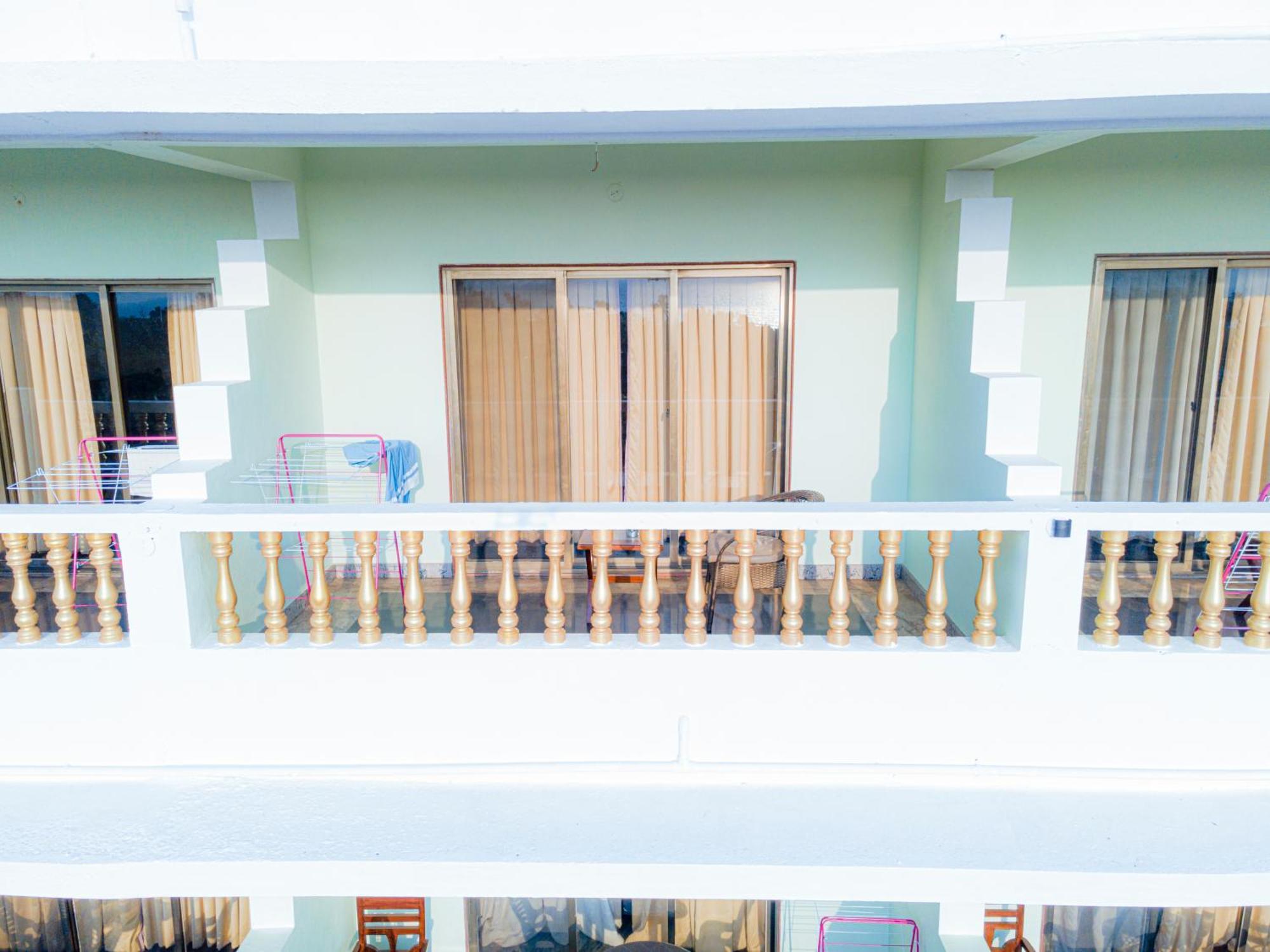 Sparv Aulakhs Resort Mandrem Luaran gambar