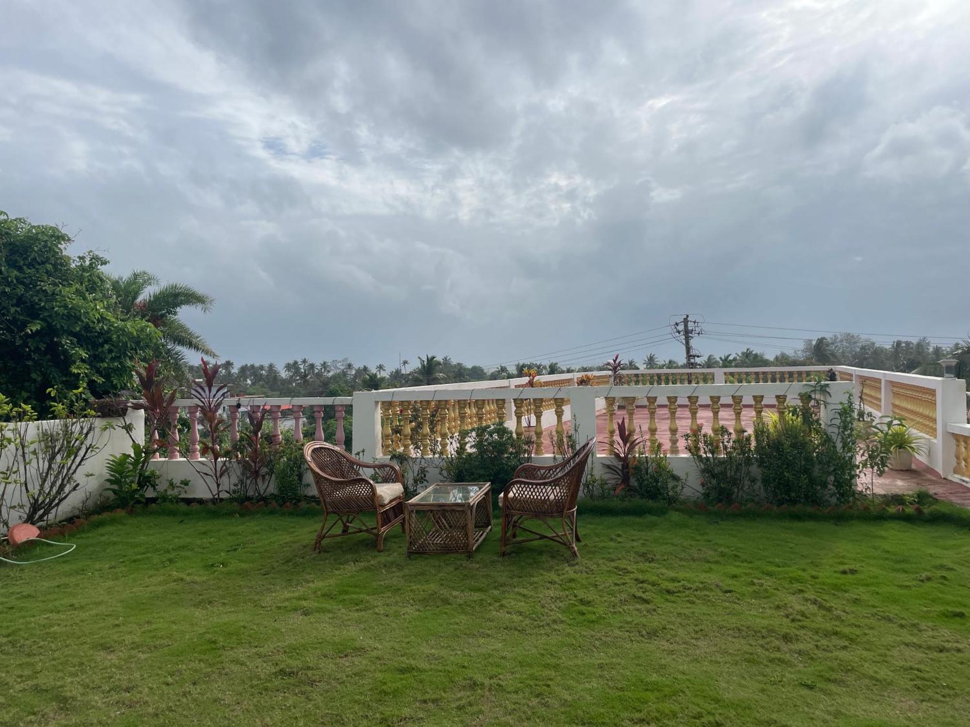 Sparv Aulakhs Resort Mandrem Luaran gambar