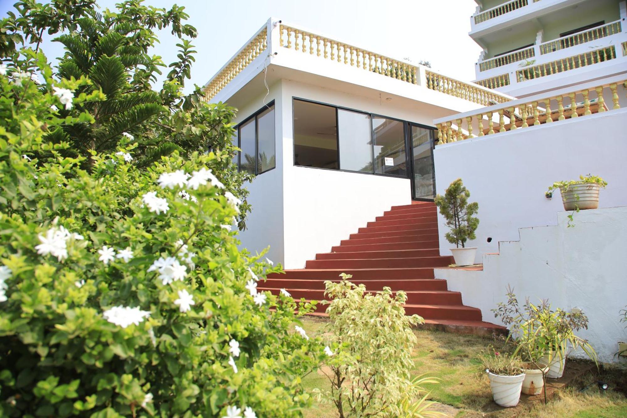 Sparv Aulakhs Resort Mandrem Luaran gambar