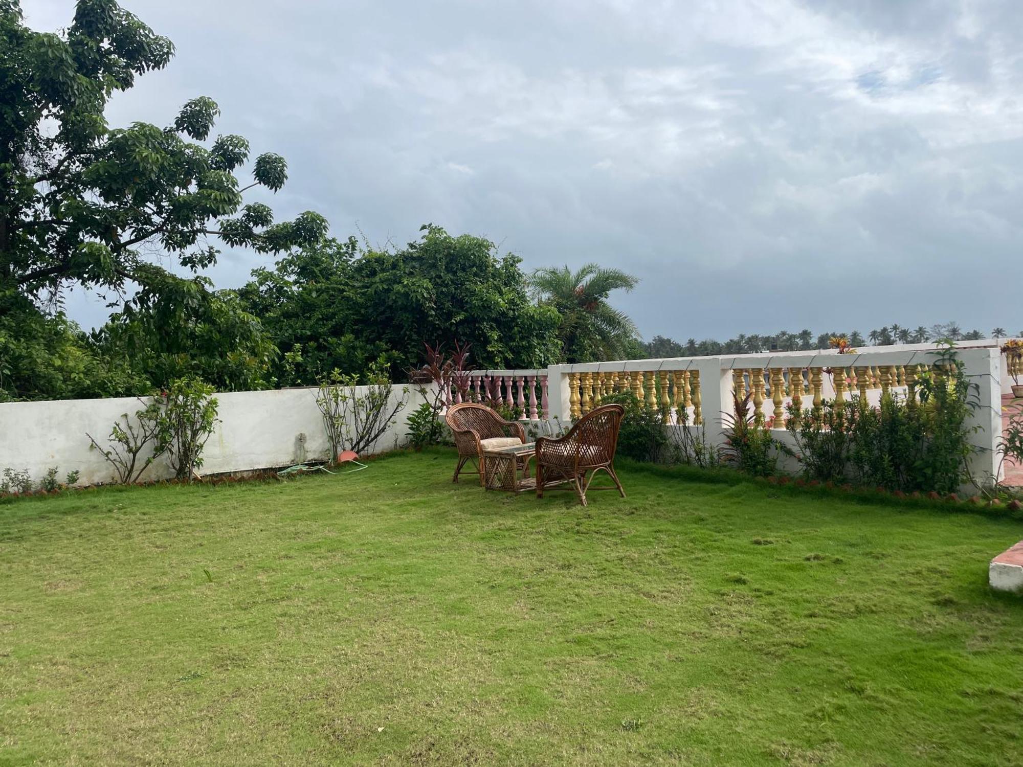 Sparv Aulakhs Resort Mandrem Luaran gambar