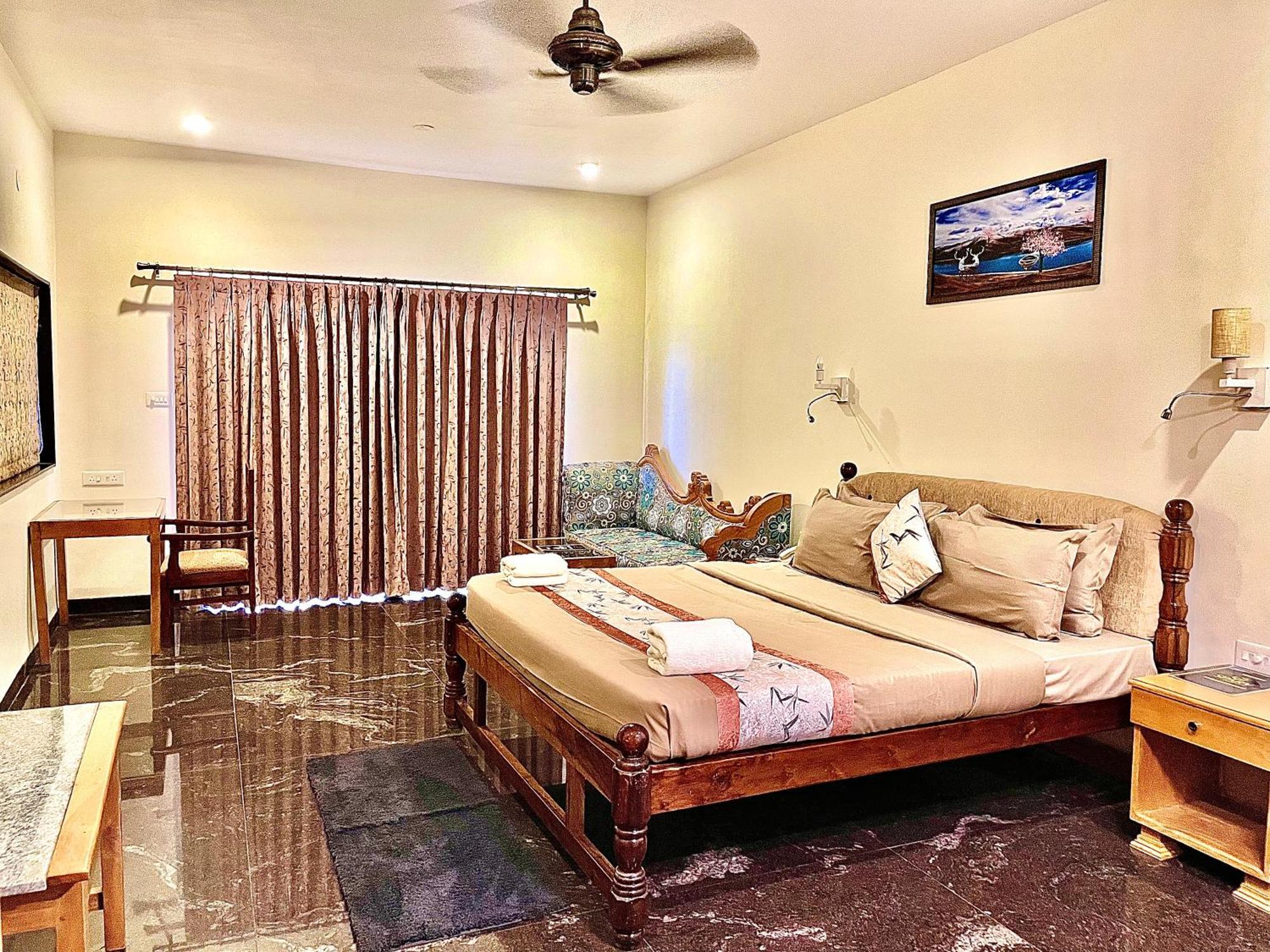 Sparv Aulakhs Resort Mandrem Luaran gambar